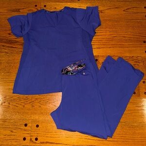 Vera Bradley XL Purple Scrub Set